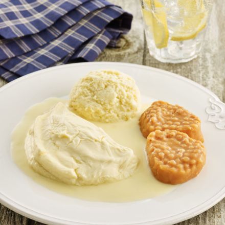 Pur&#233;ed Omelette in Cheese Sauce